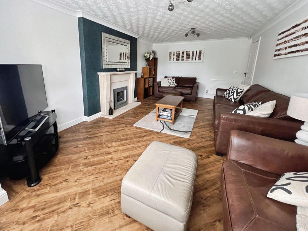 Property photo 3 of 23 Living Room