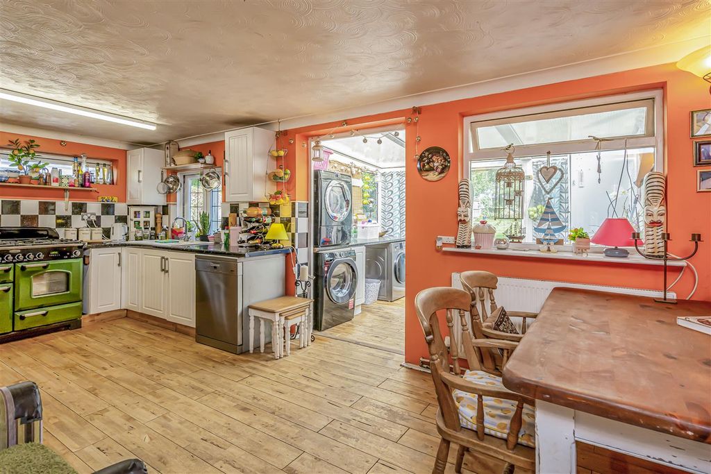 Property photo 3 of 14 Ashwood, Woodmancote Lane, Woodmancote-Porticomark