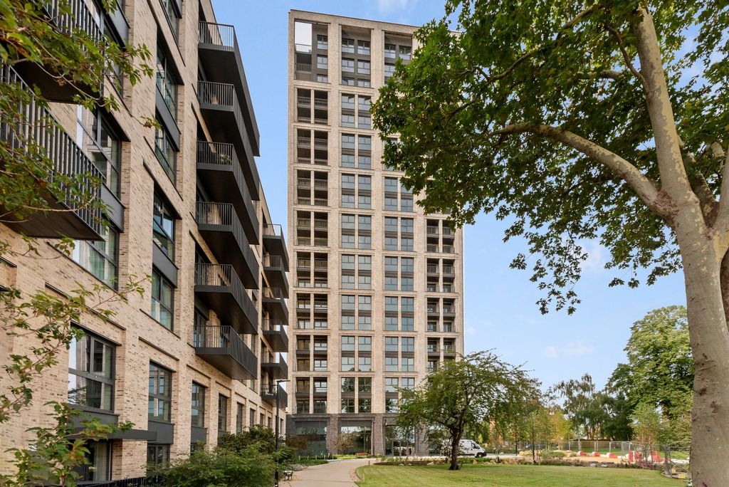 Property photo 1 of 5