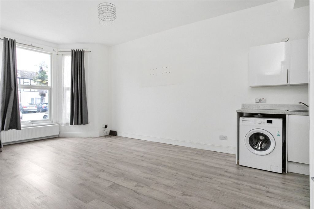 Property photo 2 of 14 Picture No. 37