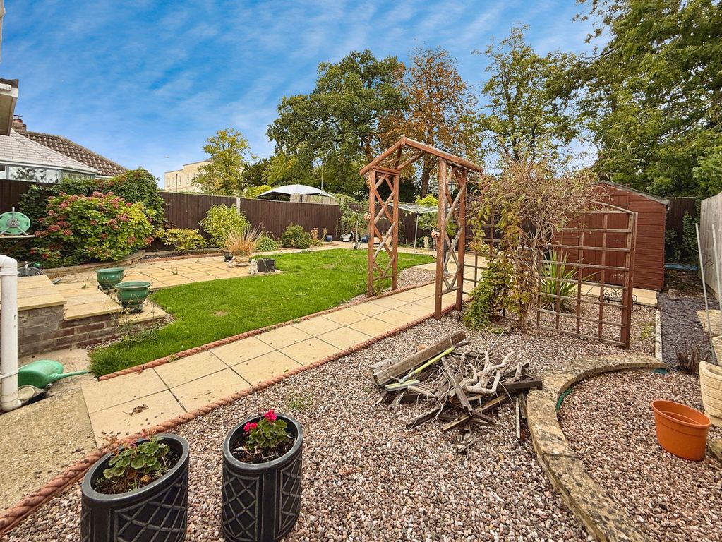 Property photo 2 of 11