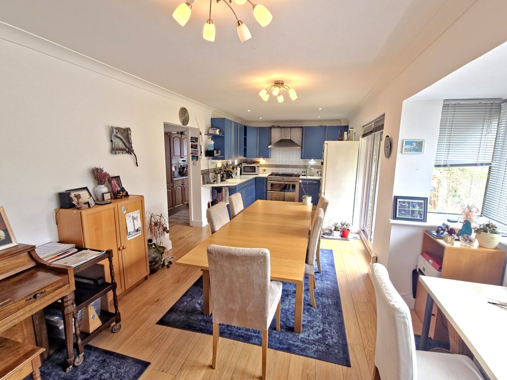 Property photo 1 of 29