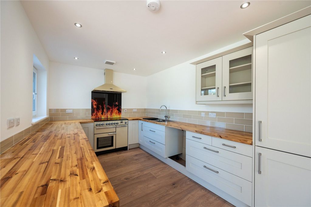 Property photo 3 of 22 Kitchen