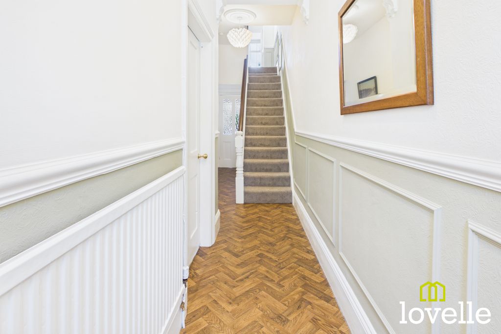 Property photo 2 of 37