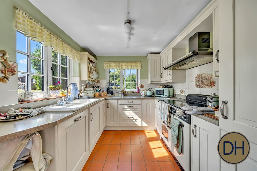 Property photo 3 of 19 Petcheys Cottages