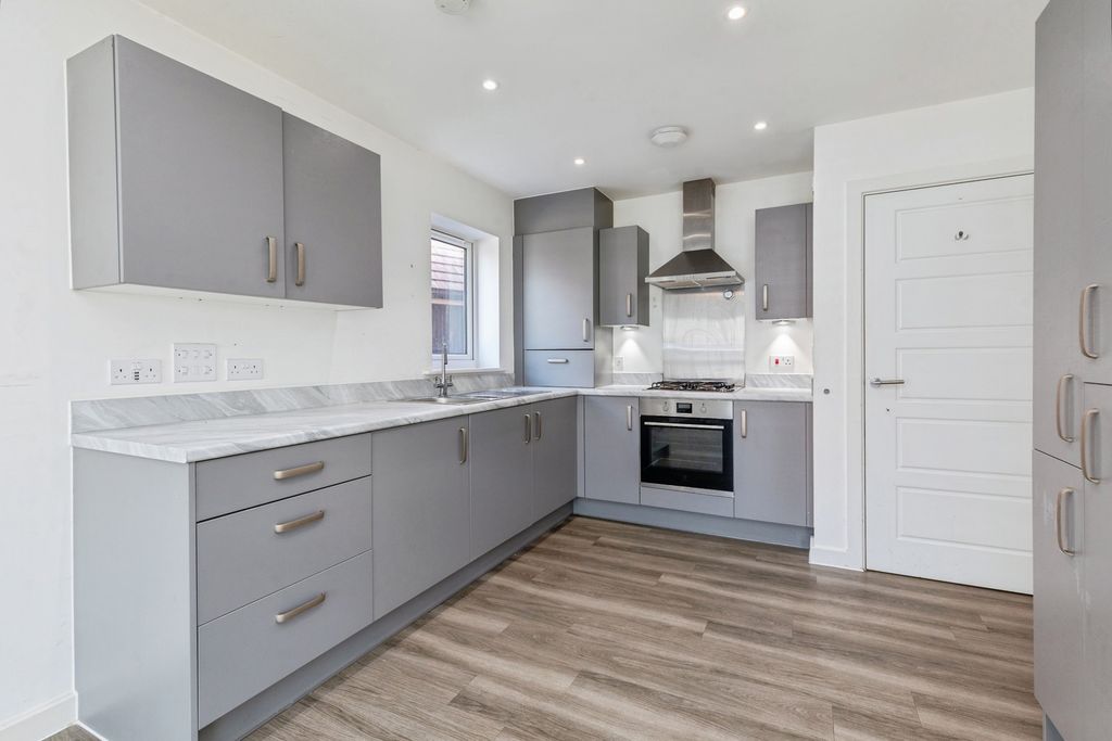 Property photo 3 of 12 Pbox-Img.Jpg