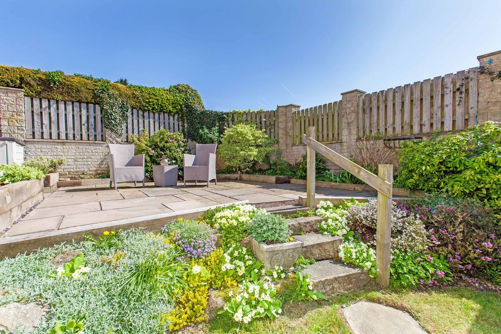 Property photo 3 of 34