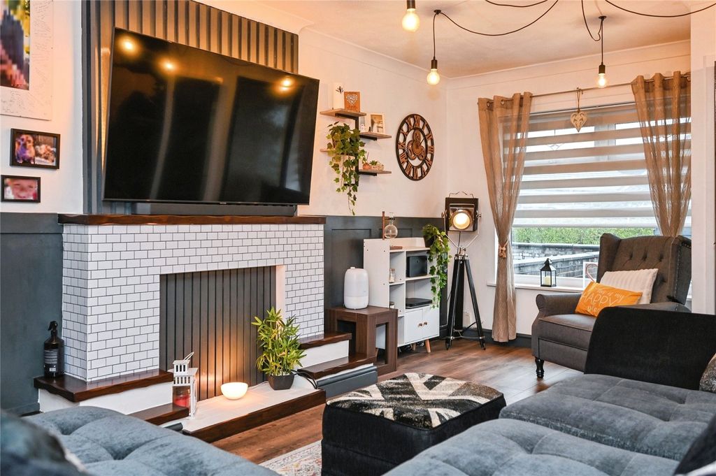 Property photo 3 of 24 Picture No. 18