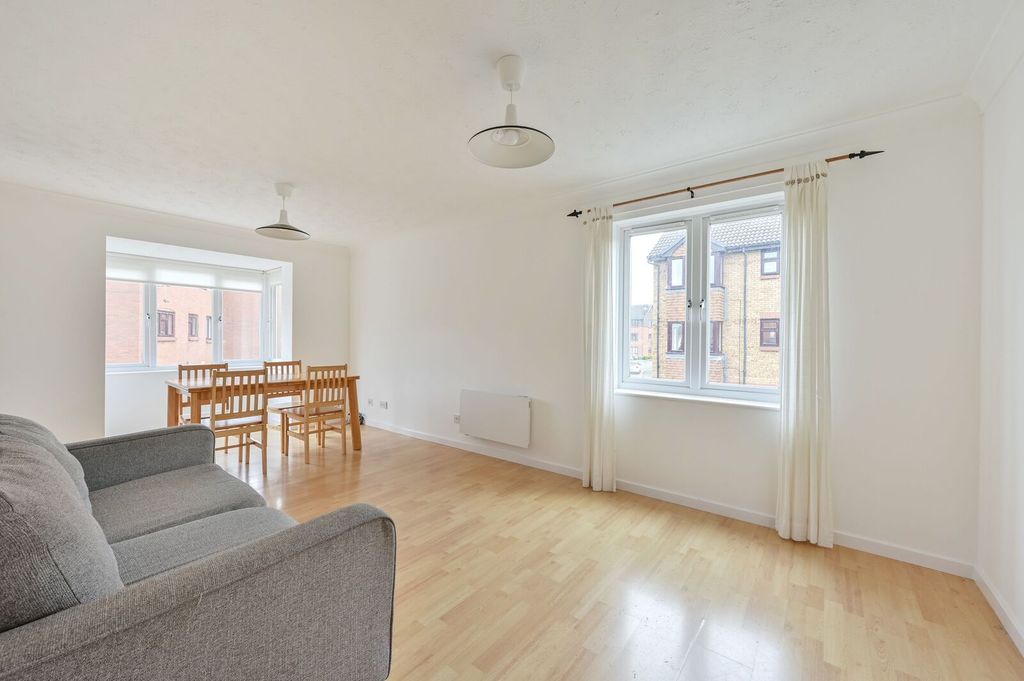 Property photo 2 of 7