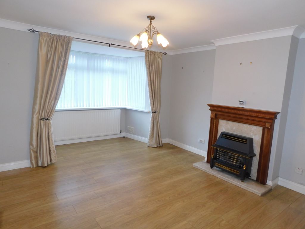 Property photo 2 of 10 Lounge