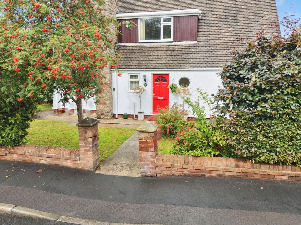 Property photo 2 of 33
