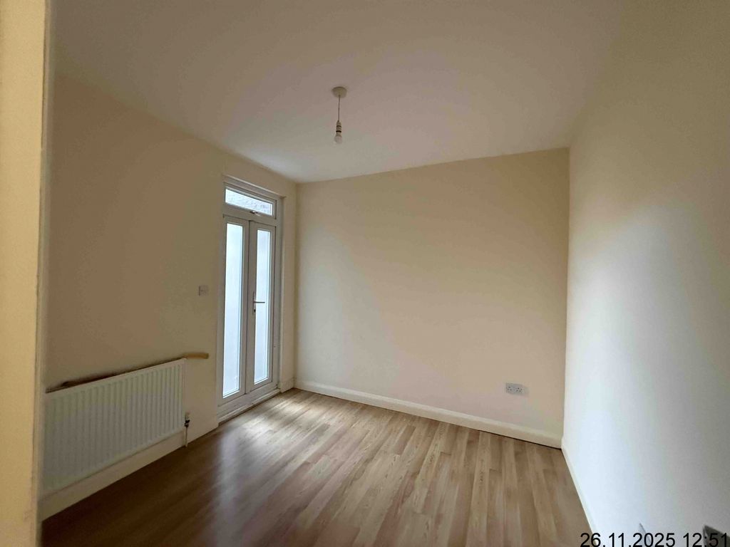 Property photo 3 of 11 Gallery