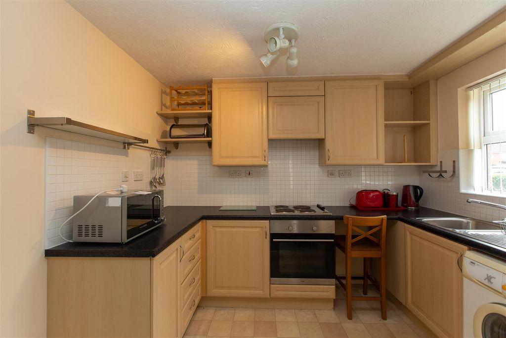 Property photo 2 of 10