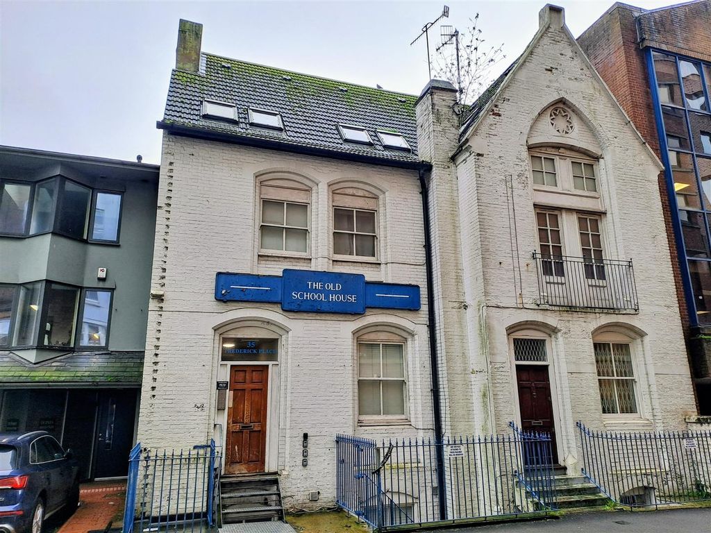 Property photo 1 of 7 Front