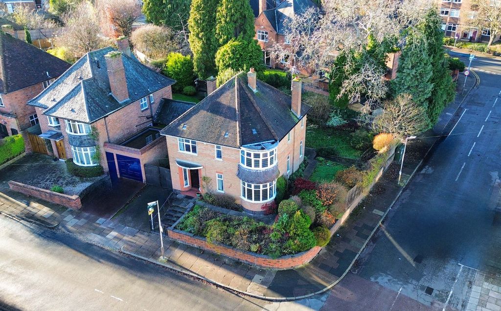 Property photo 1 of 34