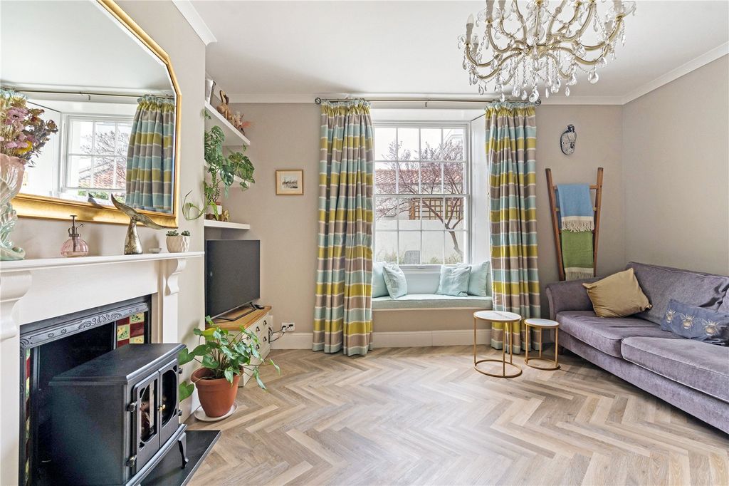 Property photo 3 of 11 Sitting/Dining Room