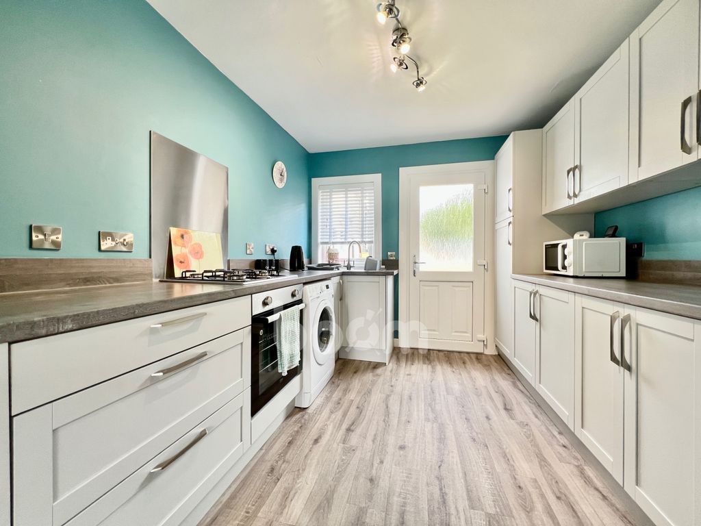 Property photo 2 of 24 Kirk Road, Beith Kitchen Image