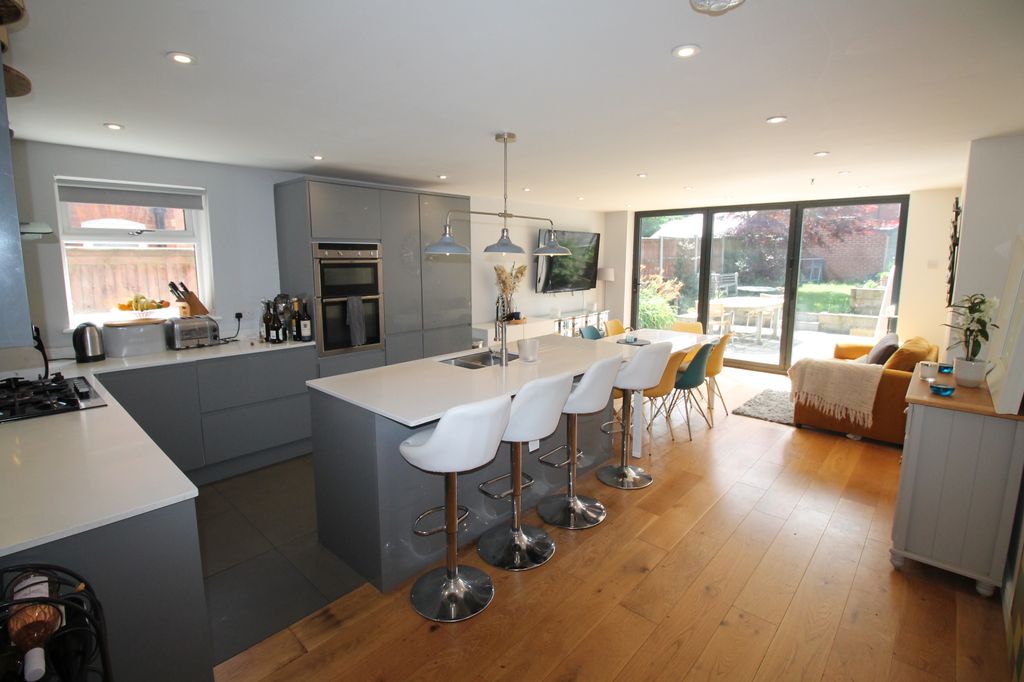 Property photo 3 of 14 Kitchen/Dining Room