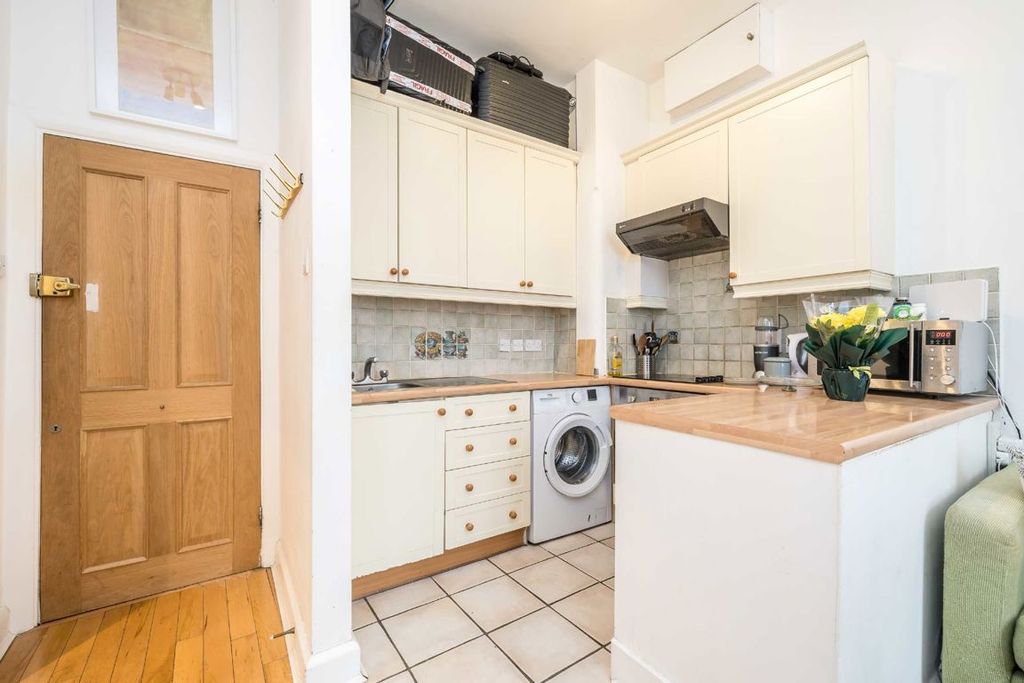Property photo 3 of 6