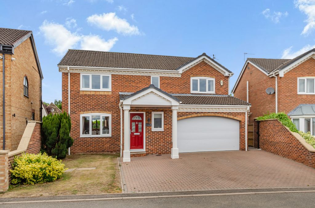 Property photo 1 of 36 Advert-52