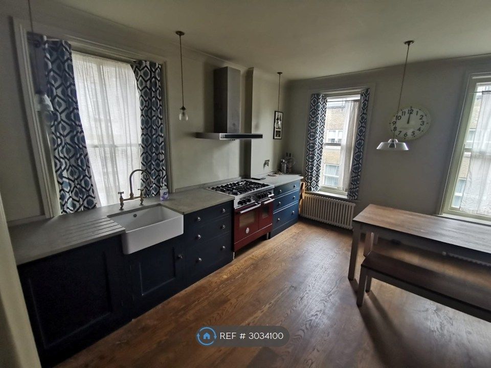 Property photo 1 of 11 Kitchen