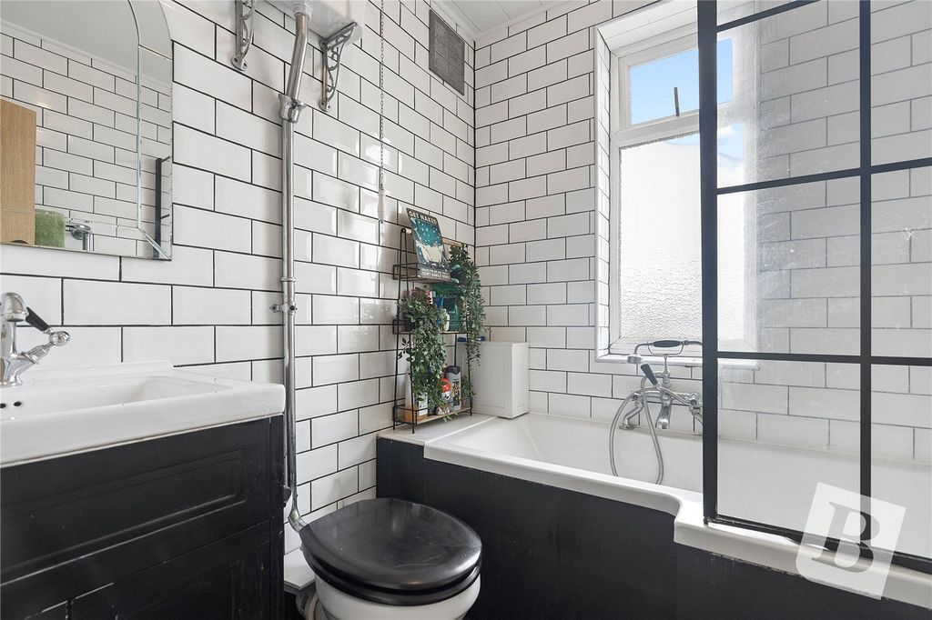 Property photo 3 of 13 Family Bathroom