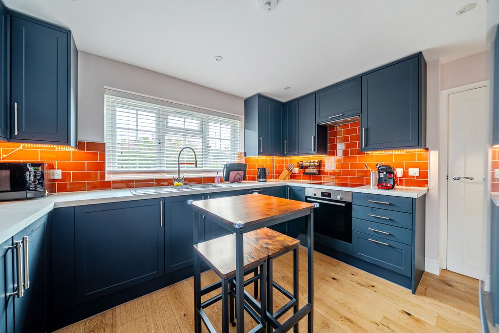 Property photo 2 of 24 1-69E221Fd440d8-1...