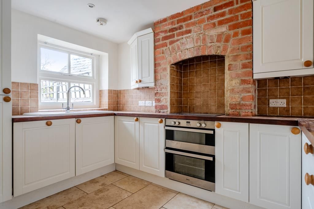 Property photo 3 of 20 Kitchen