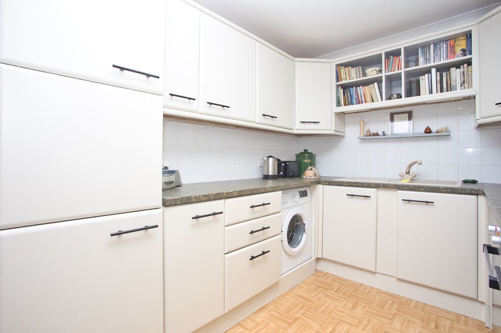 Property photo 3 of 9 Picture 3