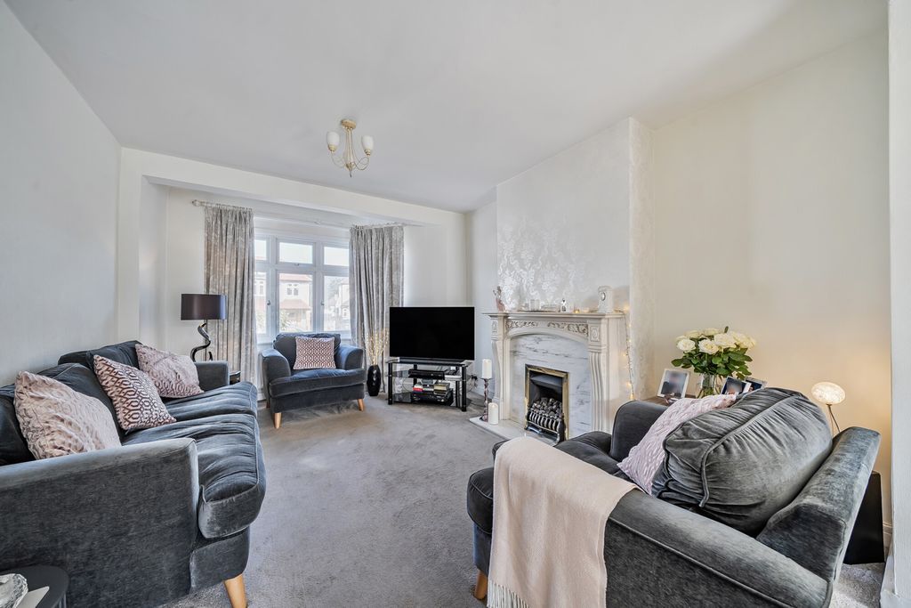 Property photo 2 of 16 Reception Room