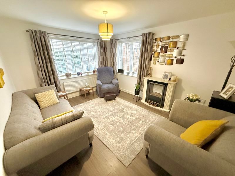 Property photo 2 of 23 Lounge