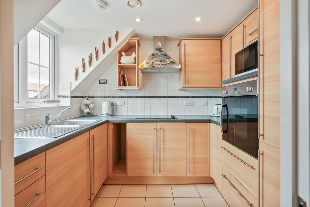 Property photo 3 of 13