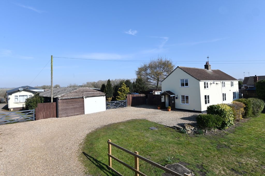 Property photo 2 of 41