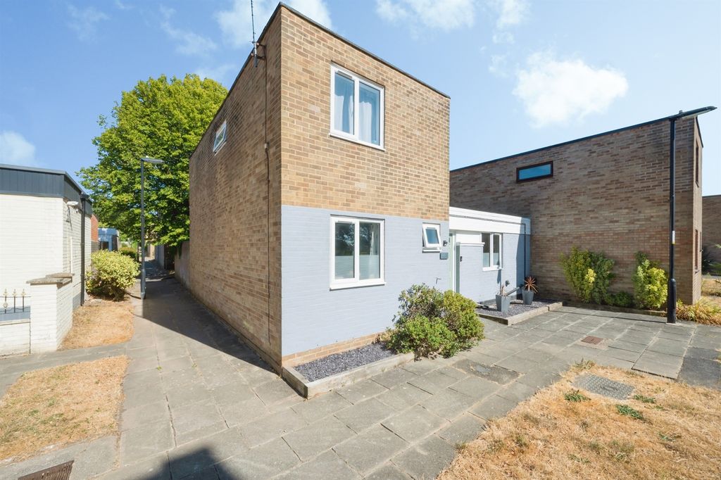 Property photo 1 of 21