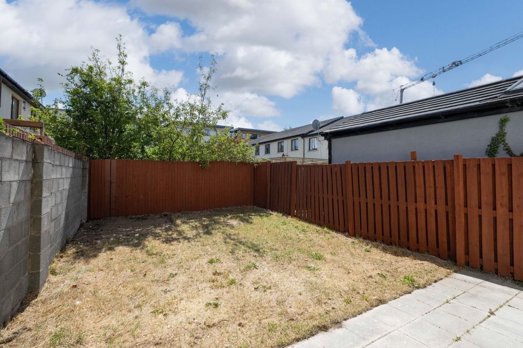 Property photo 2 of 30 Picture No. 24