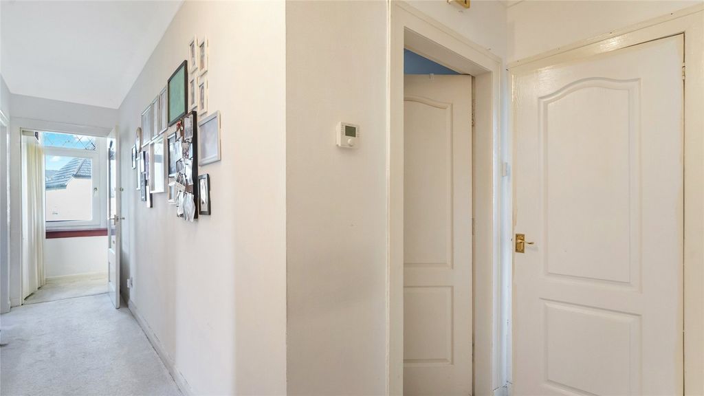 Property photo 3 of 26 Picture No. 03