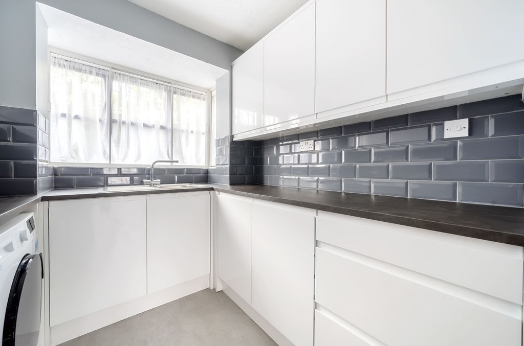 Property photo 3 of 15 Kitchen