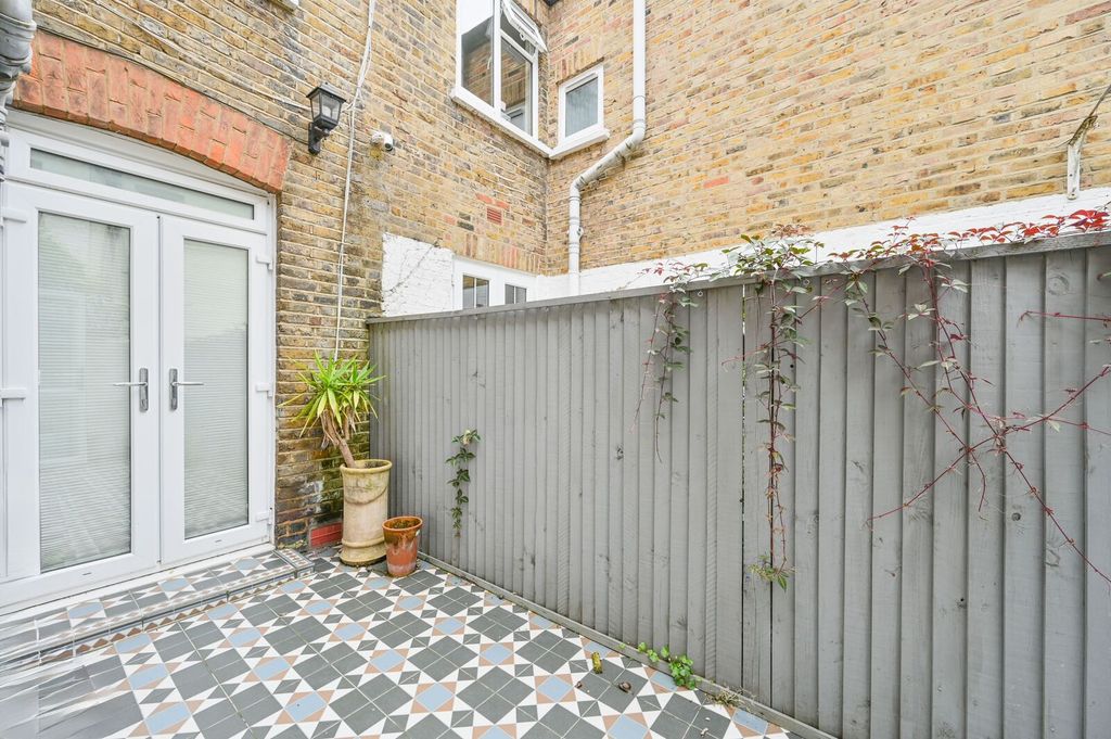 Property photo 3 of 7