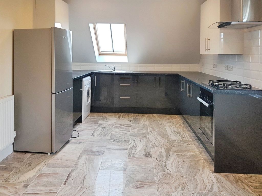 Property photo 2 of 9 Kitchen