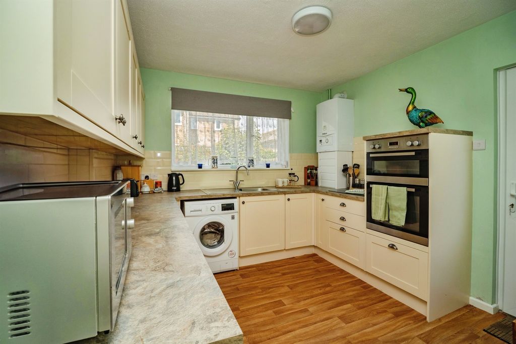 Property photo 3 of 17