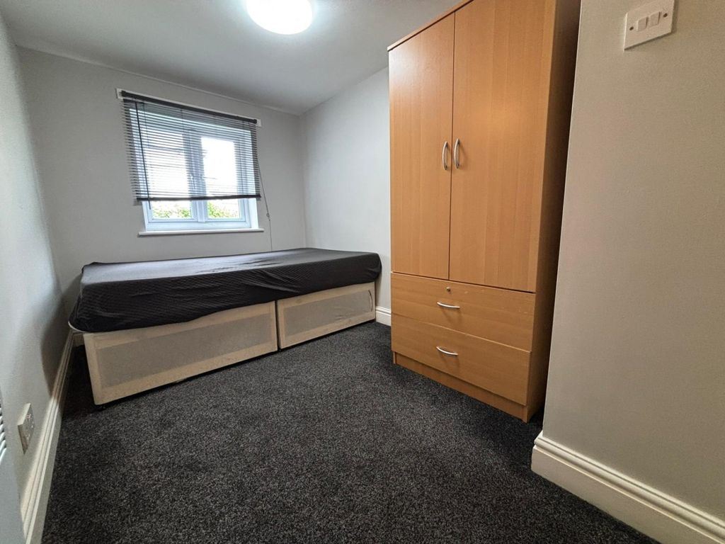 Property photo 3 of 5 3d3Fc271-3cc0-40F5-B978-2029d0982A8B