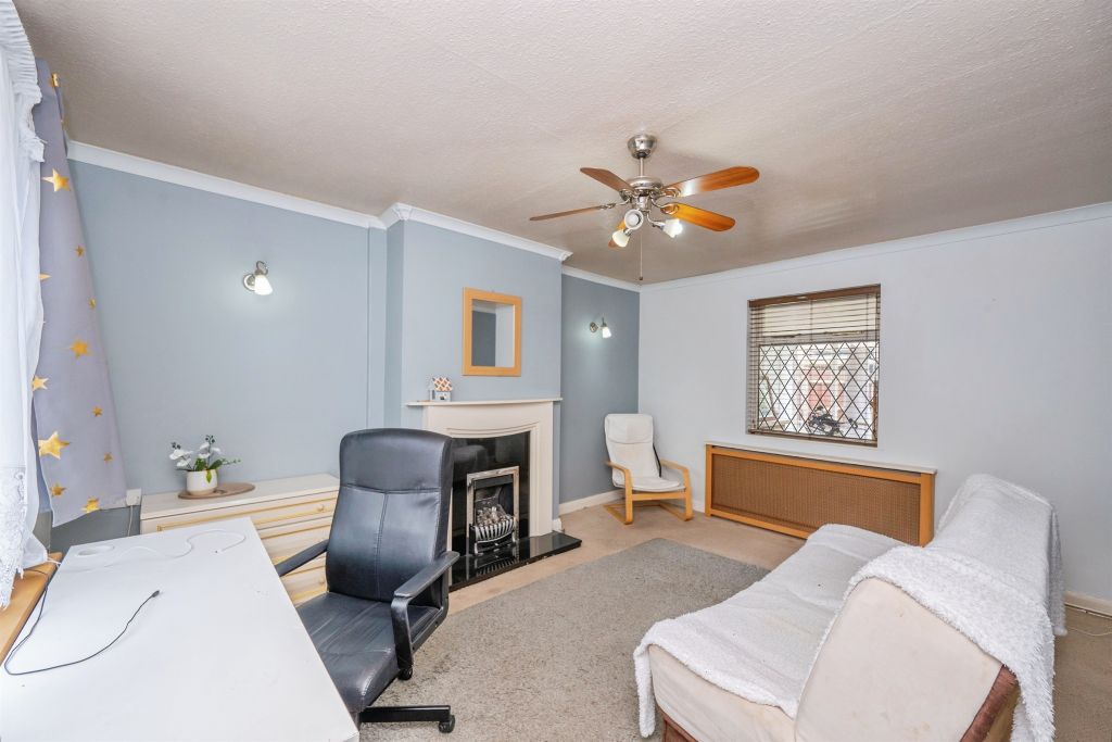 Property photo 3 of 12