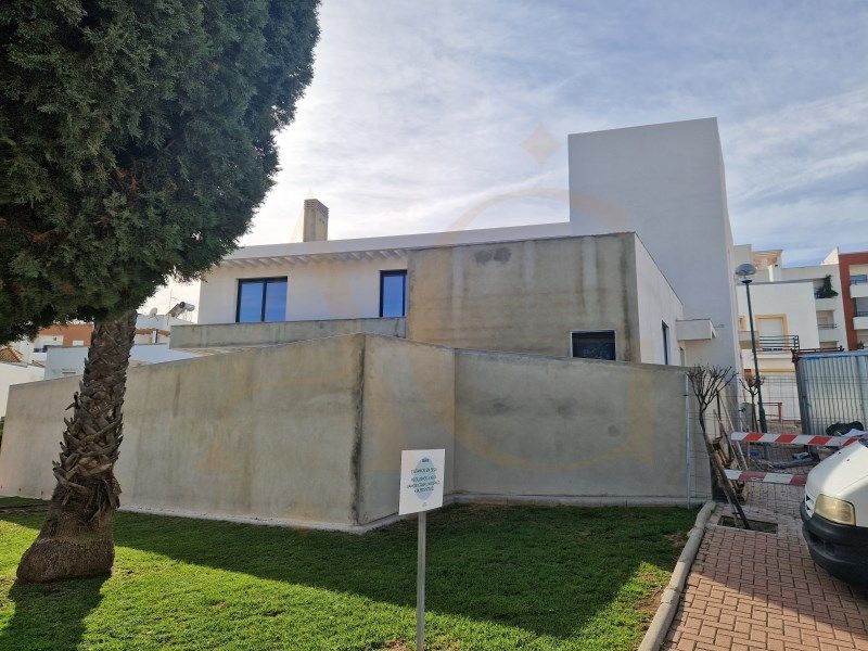 Property photo 3 of 44