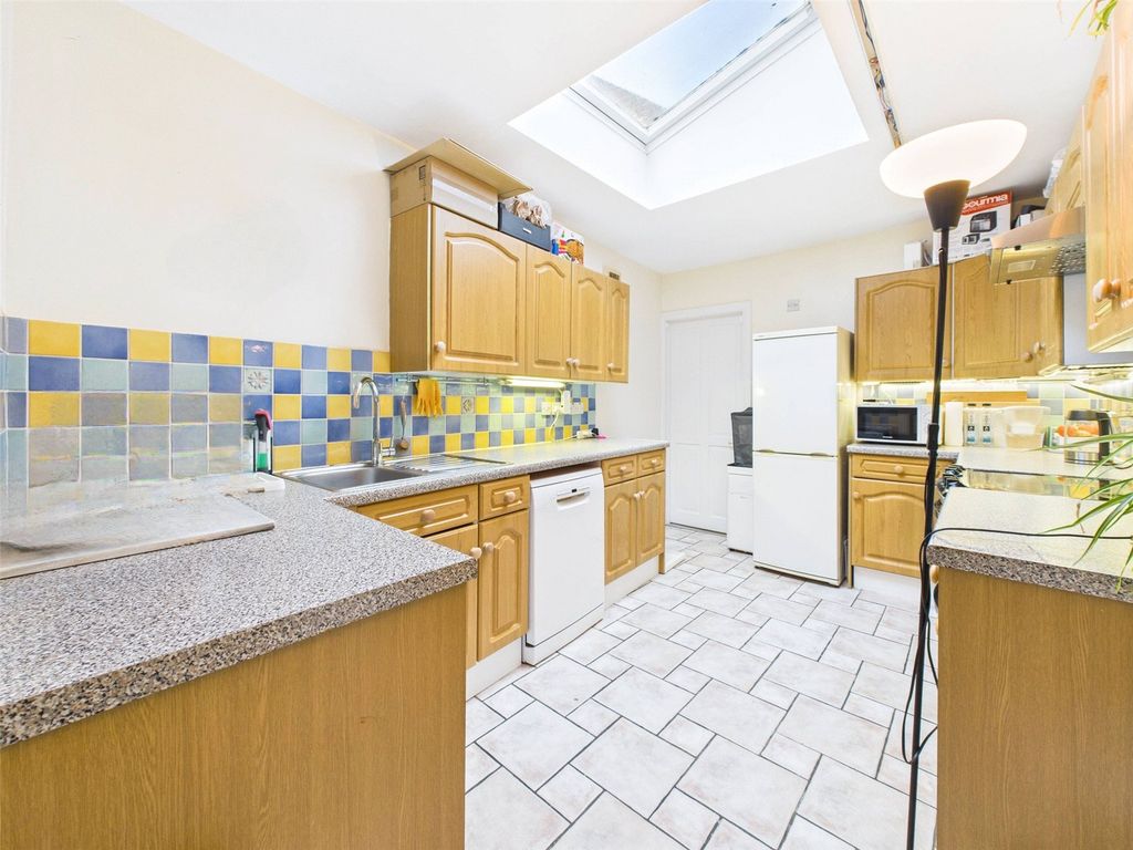 Property photo 2 of 6 Picture No. 14