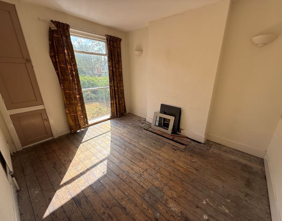 Property photo 3 of 8