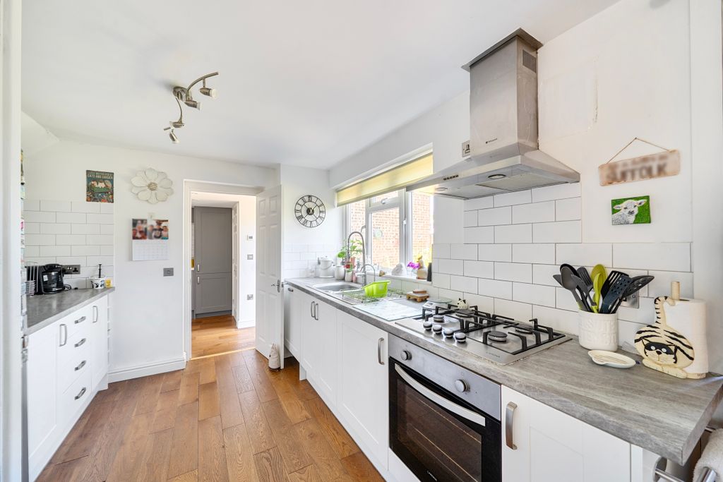 Property photo 3 of 18 148683086A4Cfb2238305