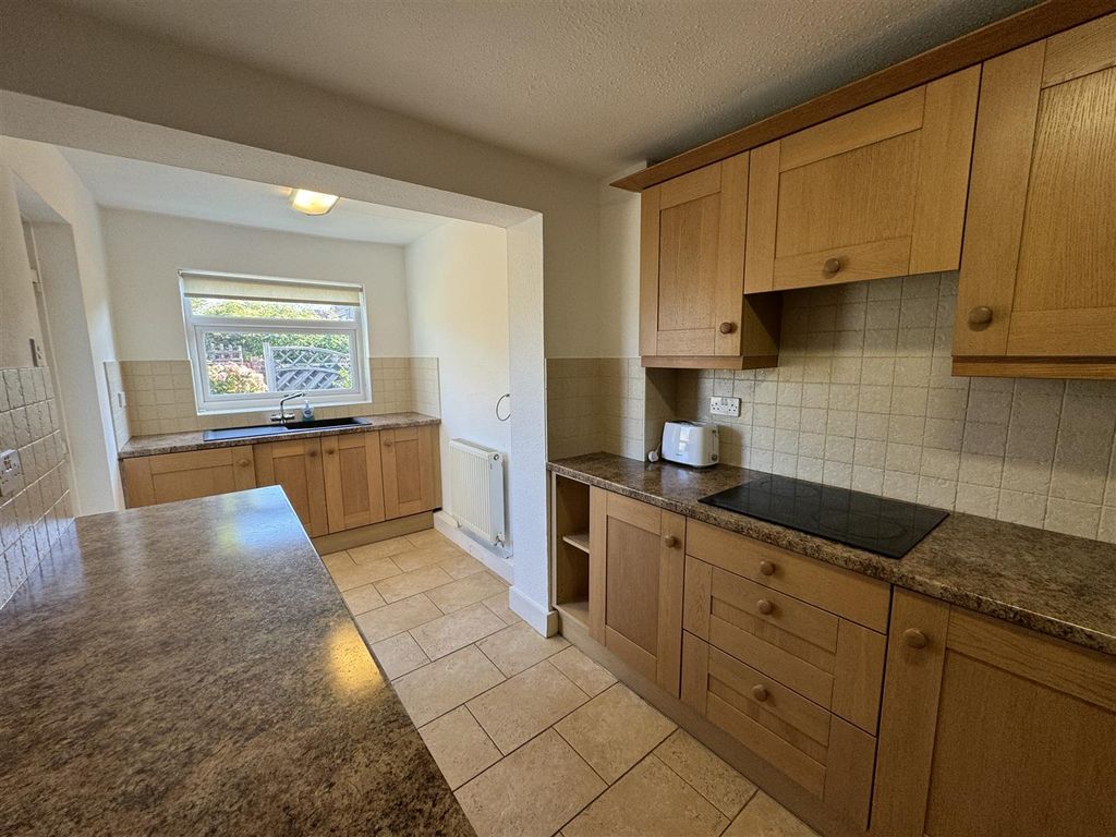 Property photo 3 of 22 Kitchen