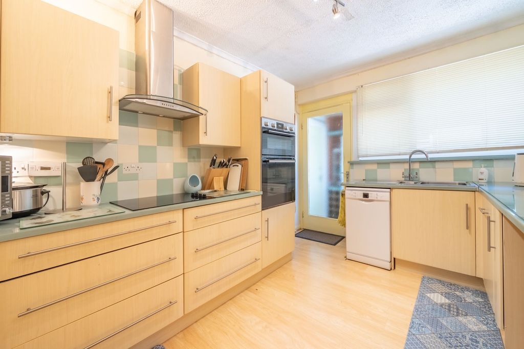 Property photo 3 of 23