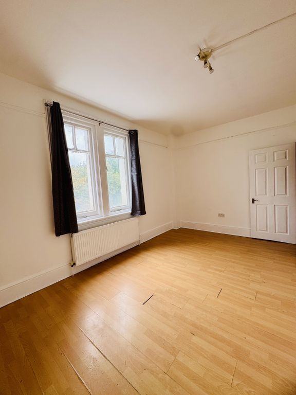 Property photo 2 of 8 Gallery
