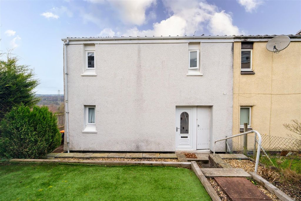 Property photo 1 of 17 Front.External.Jpg